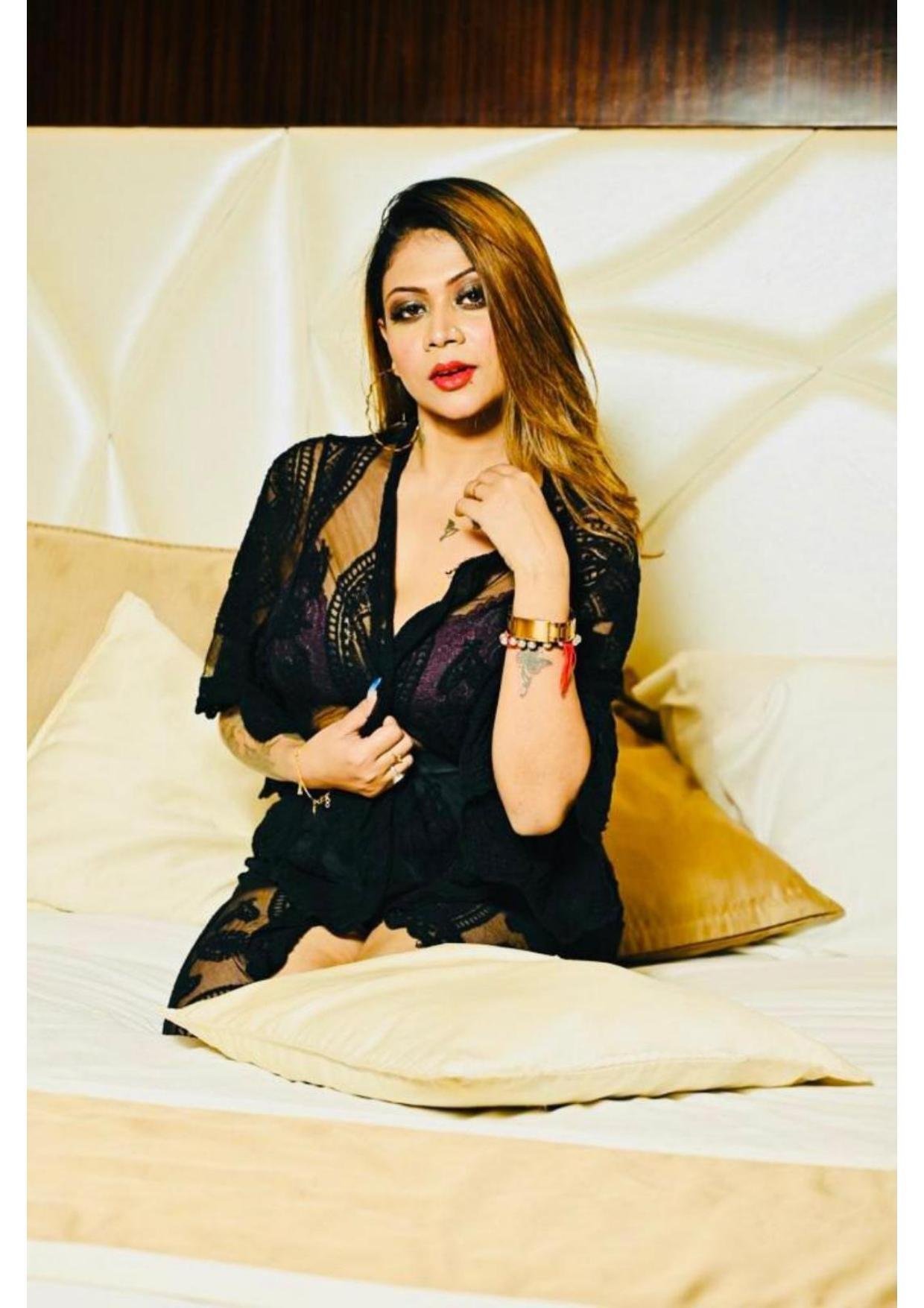  call girls Sector-18